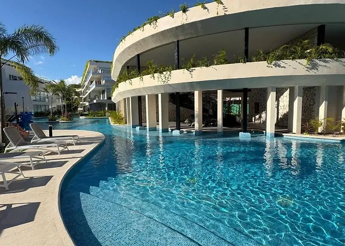 Stylish With Private Balcony, Pool And Gym Holiday home