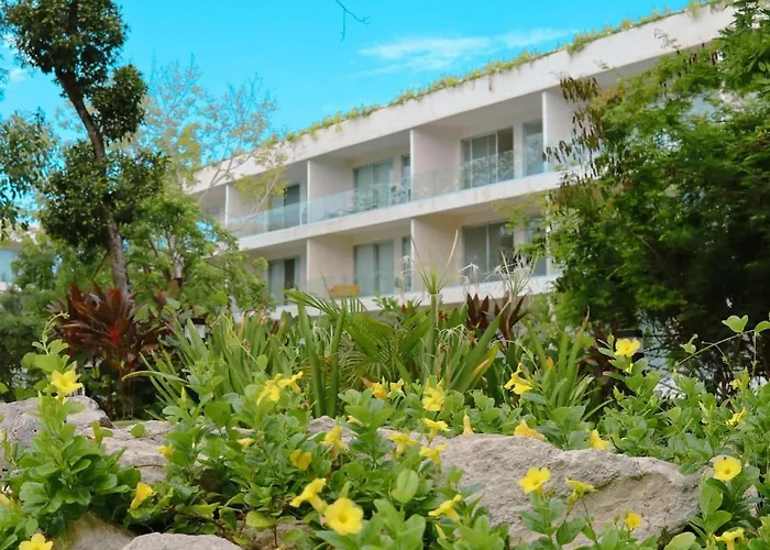 Stylish With Private Balcony, Pool And Gym Holiday home