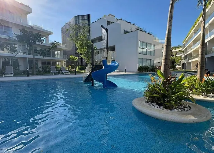 Stylish With Private Balcony, Pool And Gym
