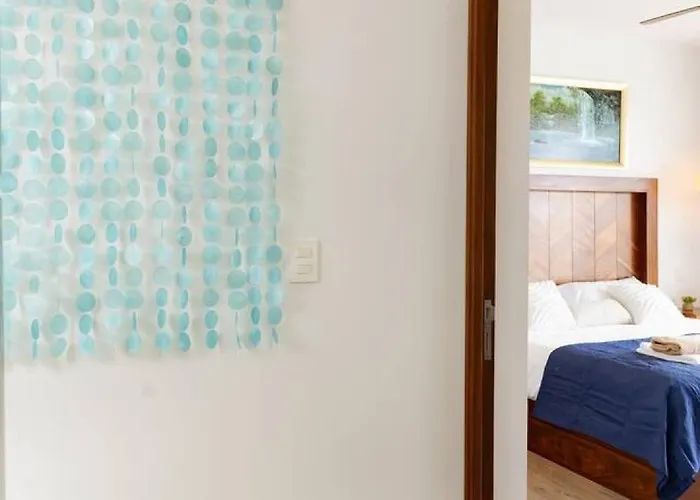 Stylish With Private Balcony, Pool And Gym *