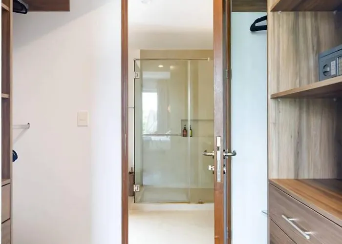 Stylish With Private Balcony, Pool And Gym Holiday home Playa del Carmen