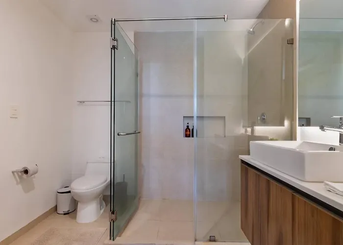 Stylish With Private Balcony, Pool And Gym *