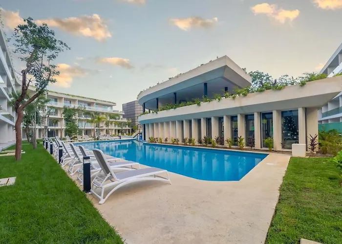 Stylish With Private Balcony, Pool And Gym Holiday home *