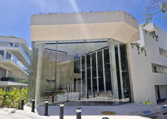 Stylish With Private Balcony, Pool And Gym *